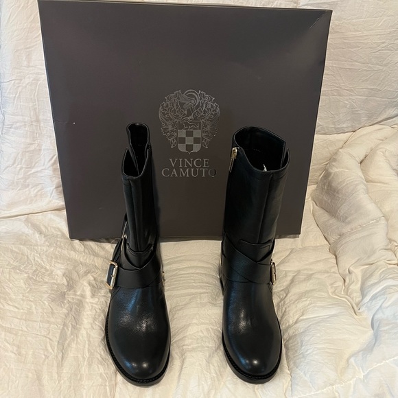Beautiful boots, comfortable , elegant ( no-scratch at all) Brand New - Picture 3 of 3